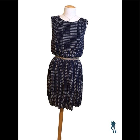 Unavailable designer   - Picture 1 of 2